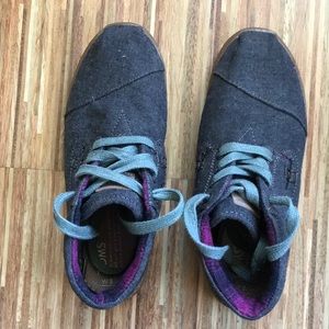 Tom’s High tops Canvas shoe